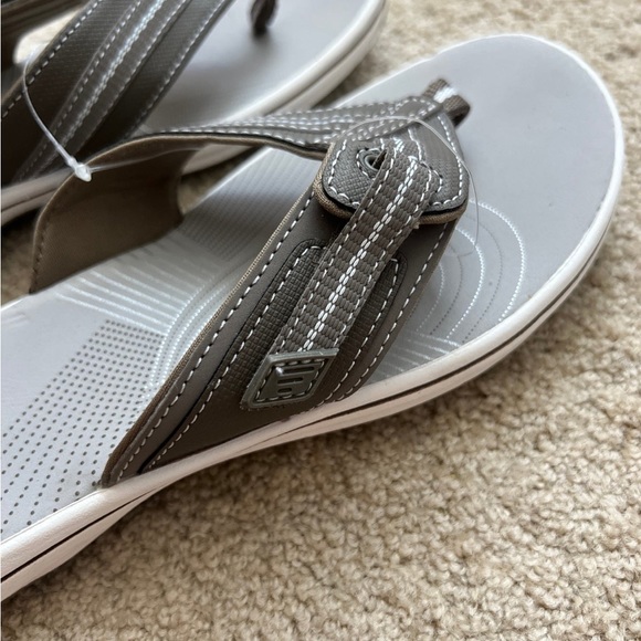 Clarks Cloudstoppers Flip Flops Size 10 Womens - Picture 4 of 5